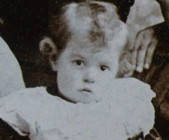 Photo of photos/Janet Murray McLennan 1888-1956 portrait